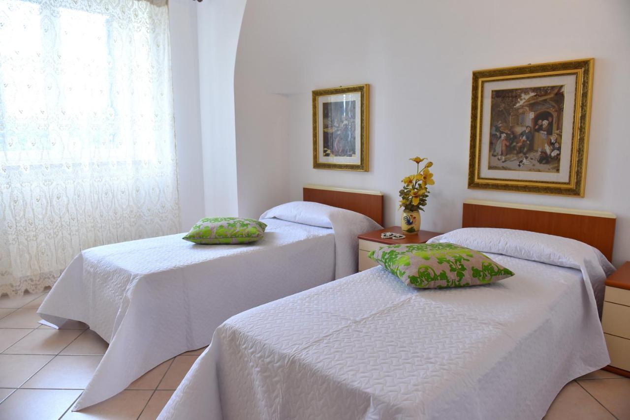 I Tre Coni - Villaggio Di Mary Locorotondo Luaran gambar
